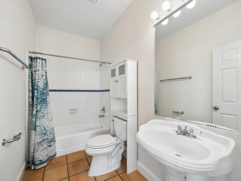4011 Garrott St — Photo 11