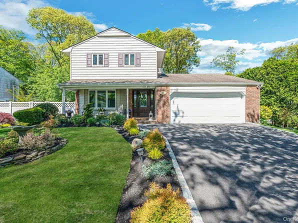 40 Boxwood Drive, Kings Park, NY 11754