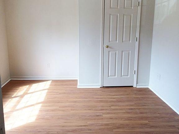 2nd image of 418 Brannen Dr APT 9