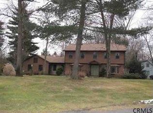 19 Norwood Way, Niskayuna, NY 12309
