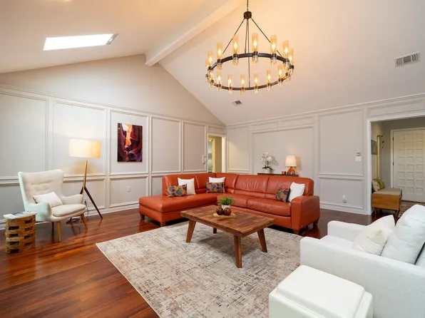 2110 Wychwood Dr, Austin, TX 78746