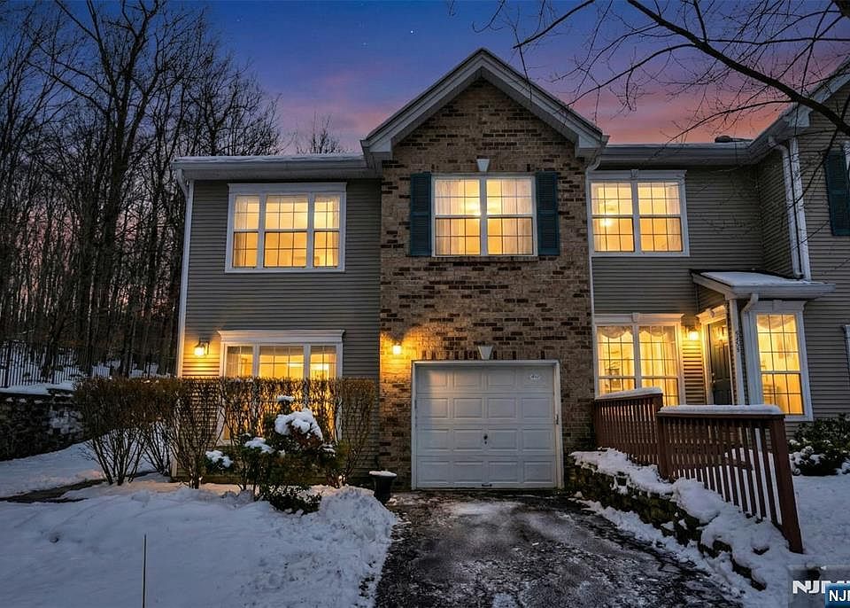 1st image of 473 Mahogany Ct #473