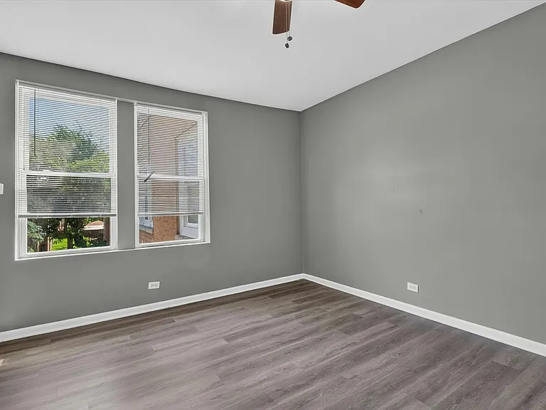 1854 S Central Park Ave #1852-2E — Photo 35