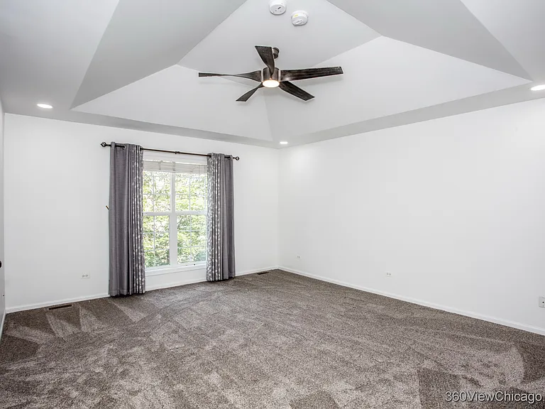 2140 Yale Cir — Photo 14