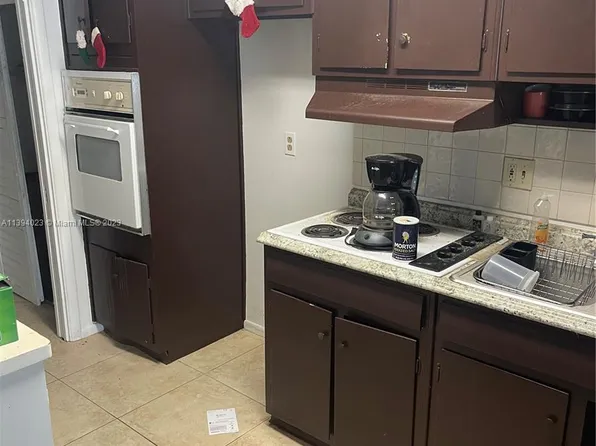 1300 S Broadway APT 28, Lake Worth, FL 33462