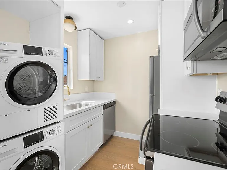 3020 E 3rd #9 — Photo 10