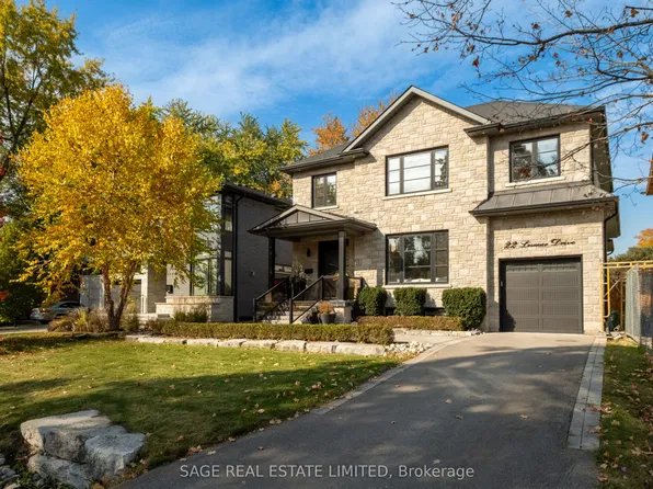 22 Lesmar Dr, Toronto, ON M9B 2V1