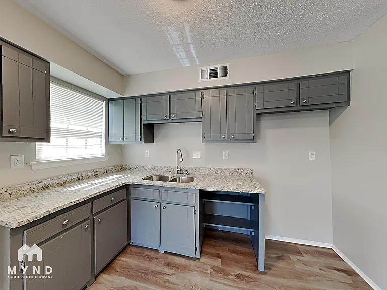 3763 Rainford Dr — Photo 3