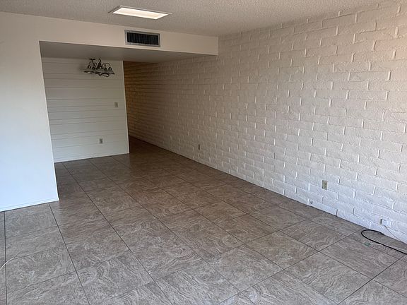 3rd image of 3240-3242 E Monte Vista Dr #3240