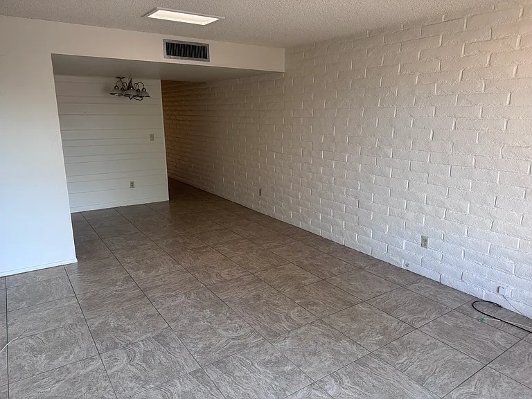 3240-3242 E Monte Vista Dr #3240 — Photo 3