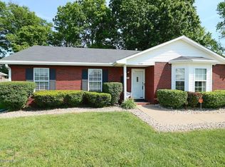 8100 Krystle Ridge Pl, Louisville, KY 40258