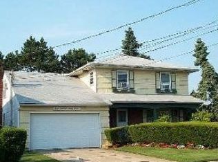 129 Regent Dr, Long Beach, NY
