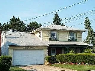 129 Regent Dr photo 1