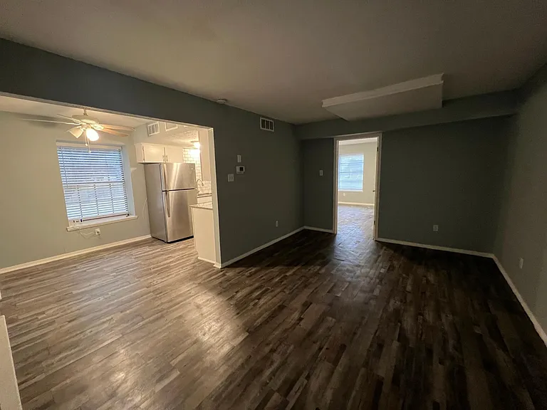 Hampton Gardens Apartment — Photo 17
