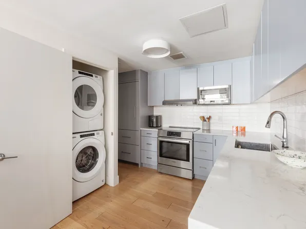 131 Devoe Street image 2 of 9