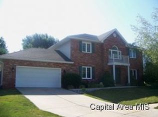 612 Sunny Brook Rd, Springfield, IL 62702