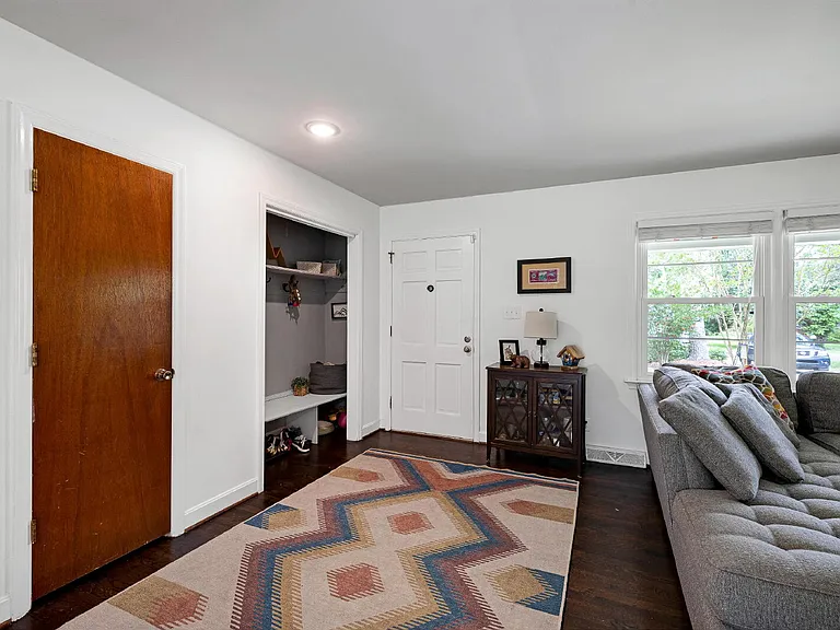 4824 Stafford Dr — Photo 4