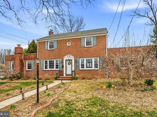 3 Saint Davids Rd, Cherry Hill, NJ 08002