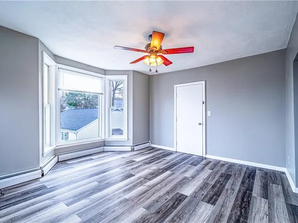 216 Maplewood Ave, Cranston, RI 02920