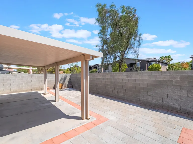 325 Silverado Pines Ave — Photo 16
