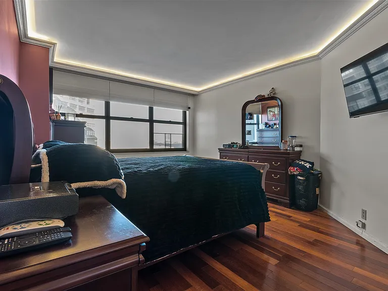 7002 Boulevard East #11A — Photo 10