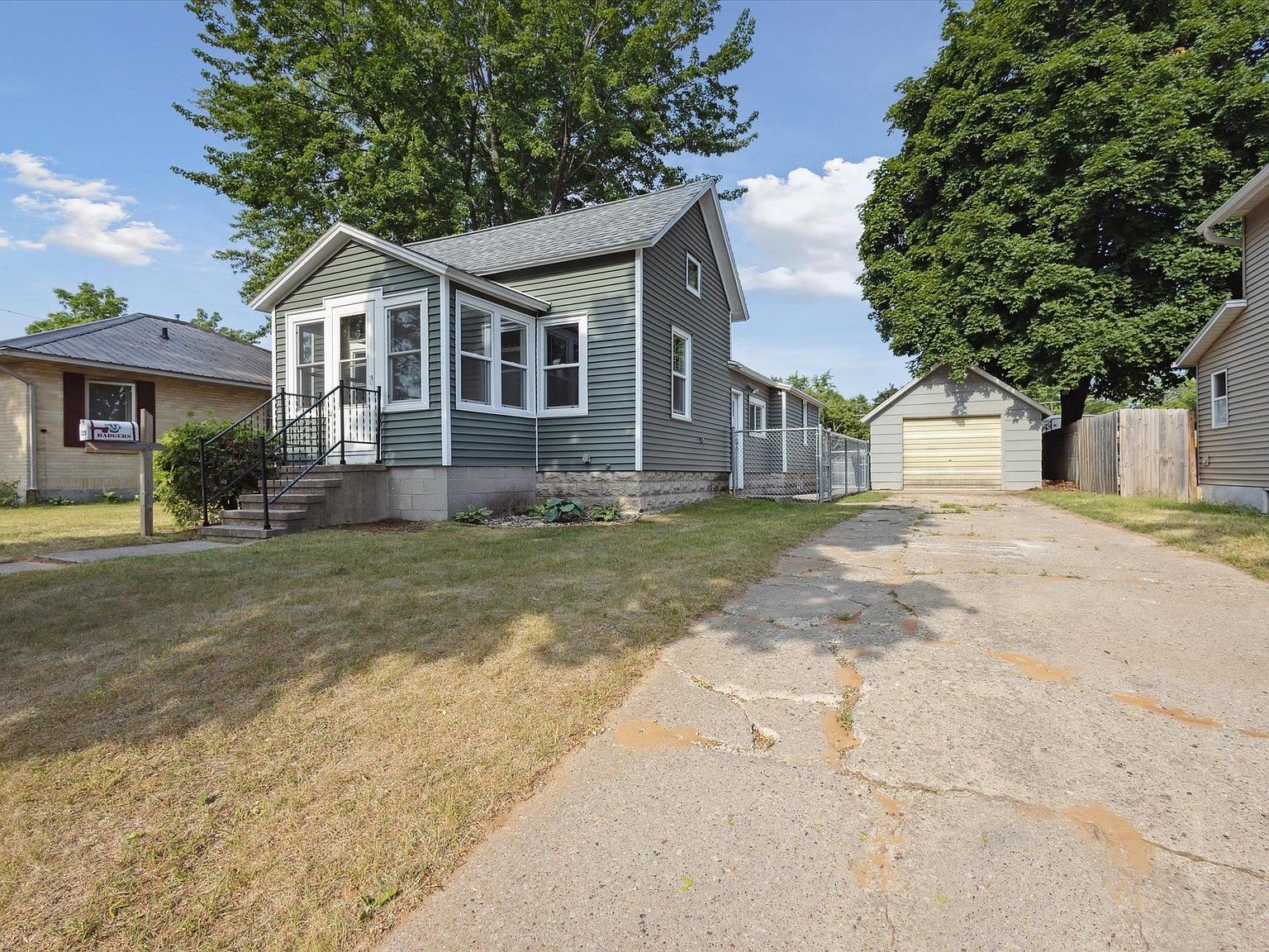 329 S Peck Ave, Peshtigo, WI 54157 Zillow