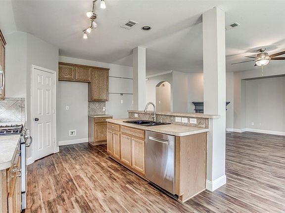 3rd image of 1534 Daniel Dr