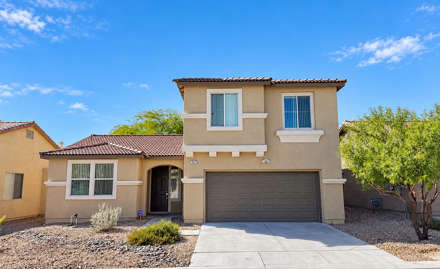 4 bed, 2.5 bath, 1950 sqft, $2,400 — Photo 1