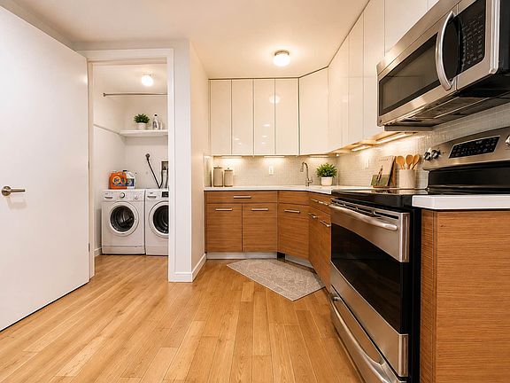 5th image of 122 Vanderbilt Ave #1R
