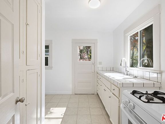 5th image of 501 Bay St APT A