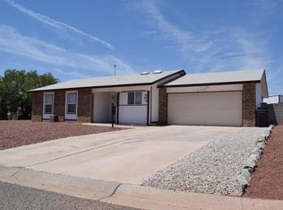 865 Uranium Dr NE, Rio Rancho, NM 87124