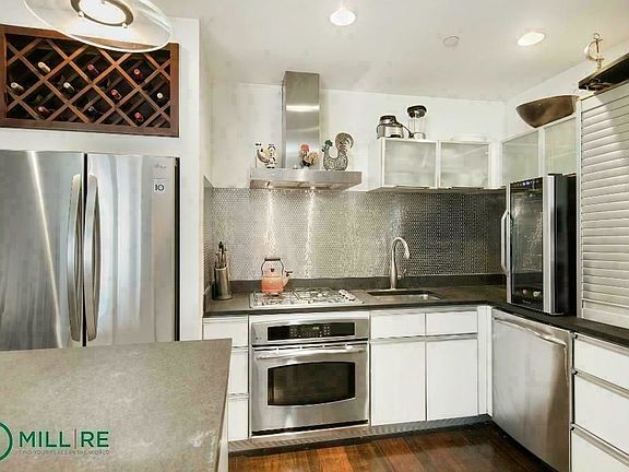 4th image of 4427 Purves St APT 7B