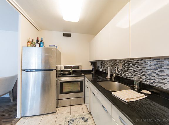 3rd image of 900 N Lake Shore Dr APT 1406