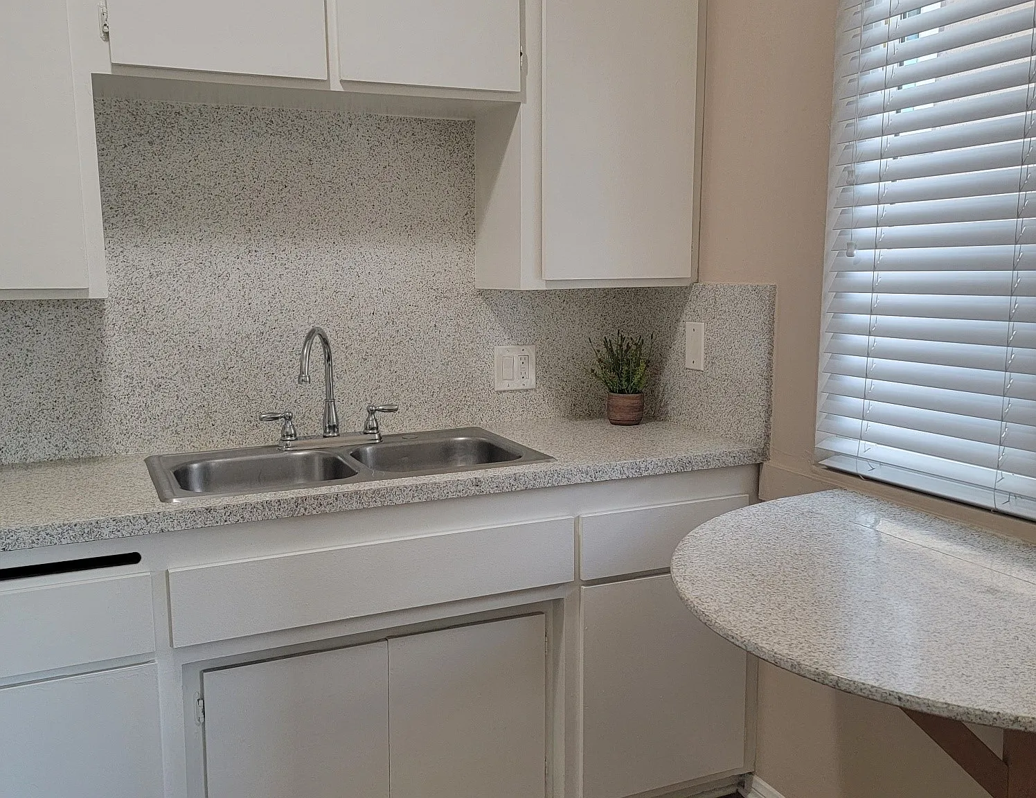Cypress Point Apartments — Photo 4