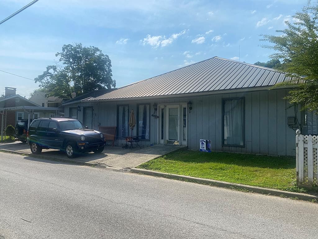 188 Riverview Dr, Pikeville, KY 41501 Zillow