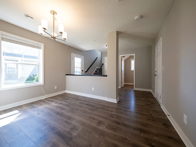 5874 Royalton Rd NE — Photo 6