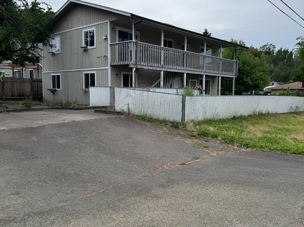 1228 NE Klamath Ave, Roseburg, OR 97470