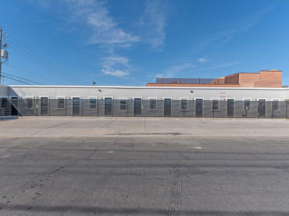 3rd image of 3239 E Van Buren St #2