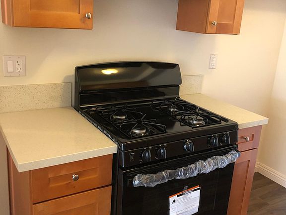 2nd image of 916 S Atlantic Blvd #15