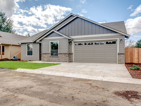 2nd image of 8412 NE 127th Ct