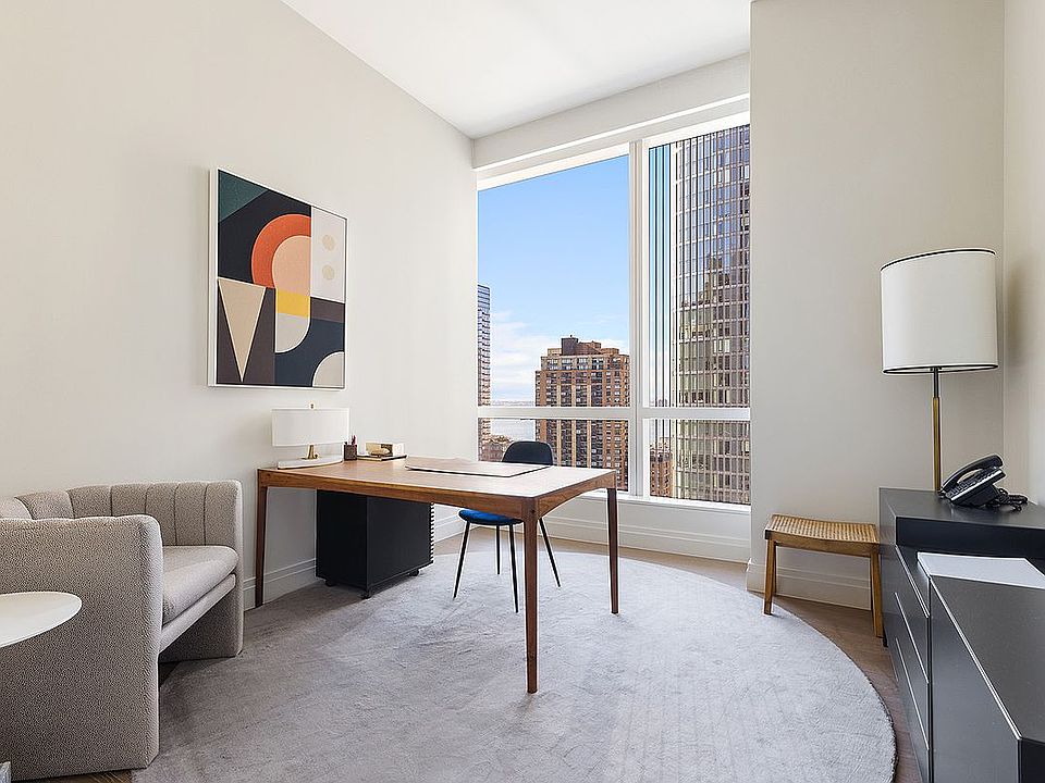 1st image of 77 Greenwich St #20D