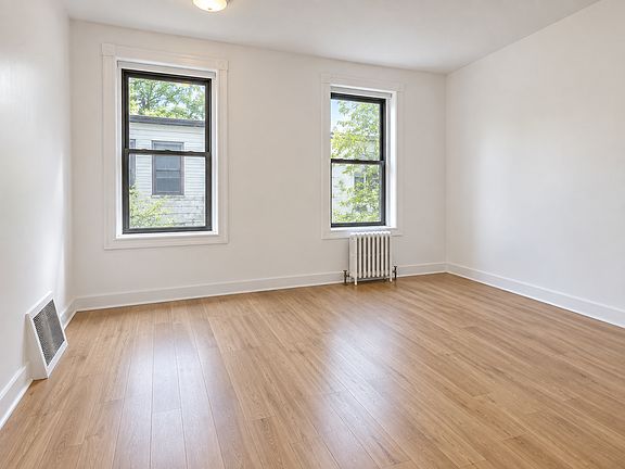 2nd image of 3155 Rochambeau Ave #B10