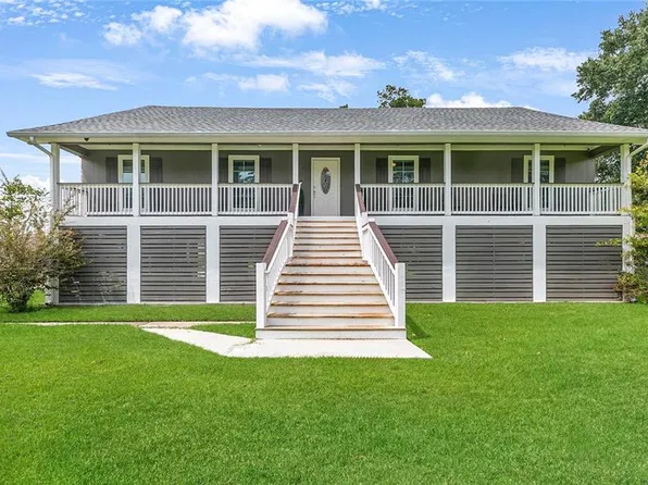 8089 Hermitage Dr, Denham Springs, LA 70726