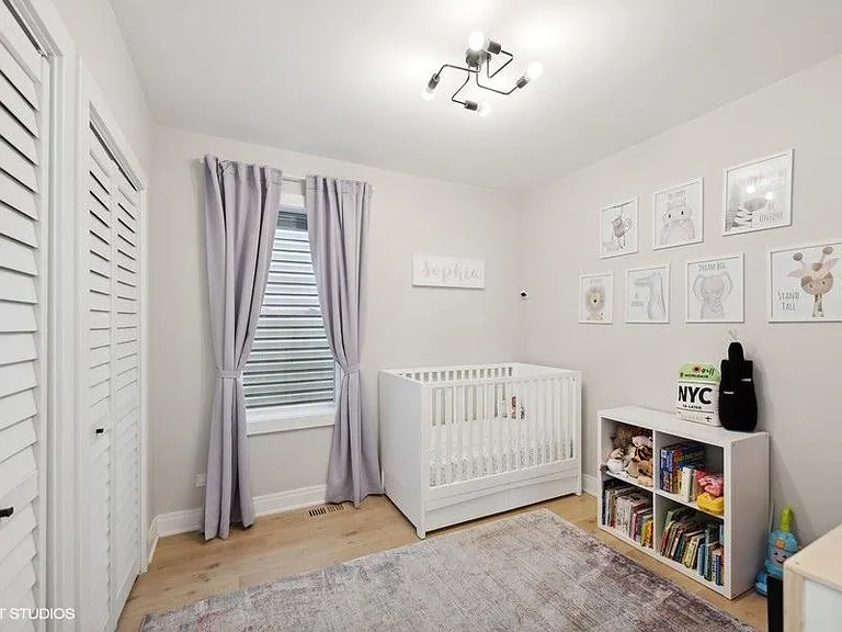 3232 N Troy St — Photo 8
