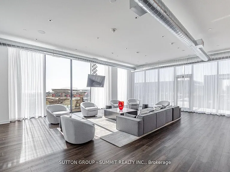 135 E Liberty St N #1507 — Photo 33