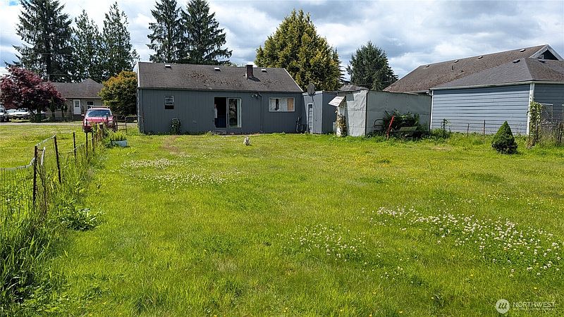2nd image of 222 E King Street