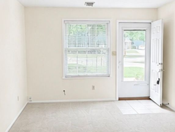 2nd image of 13856 Oakbrook Dr