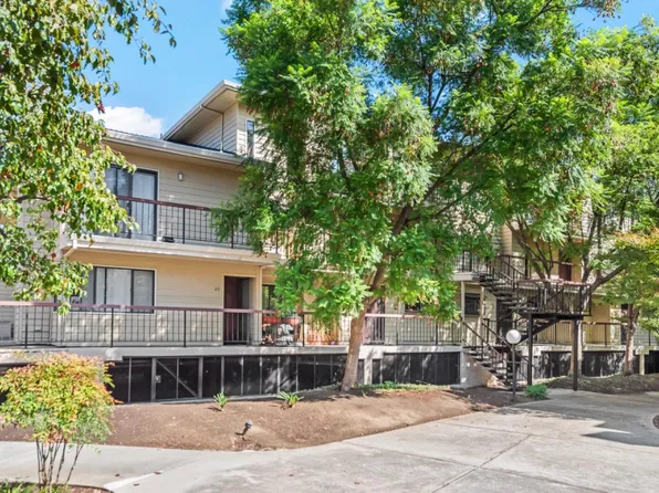 461 Northlake Dr APT 22, San Jose, CA 95117