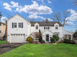 217 Beverly Rd, Scarsdale, NY 10583