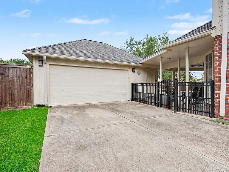 2515 Masters Dr — Photo 38